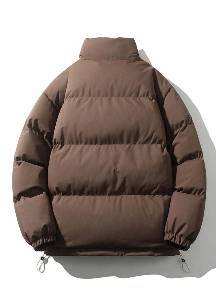 Abrigo de hombre acolchado, resistente y cómodo para el frío invierno.