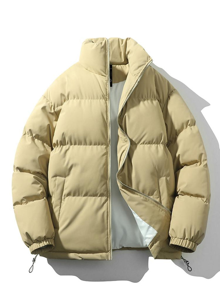 Chaqueta resistente para hombre, acolchada, cálida y funcional en invierno.