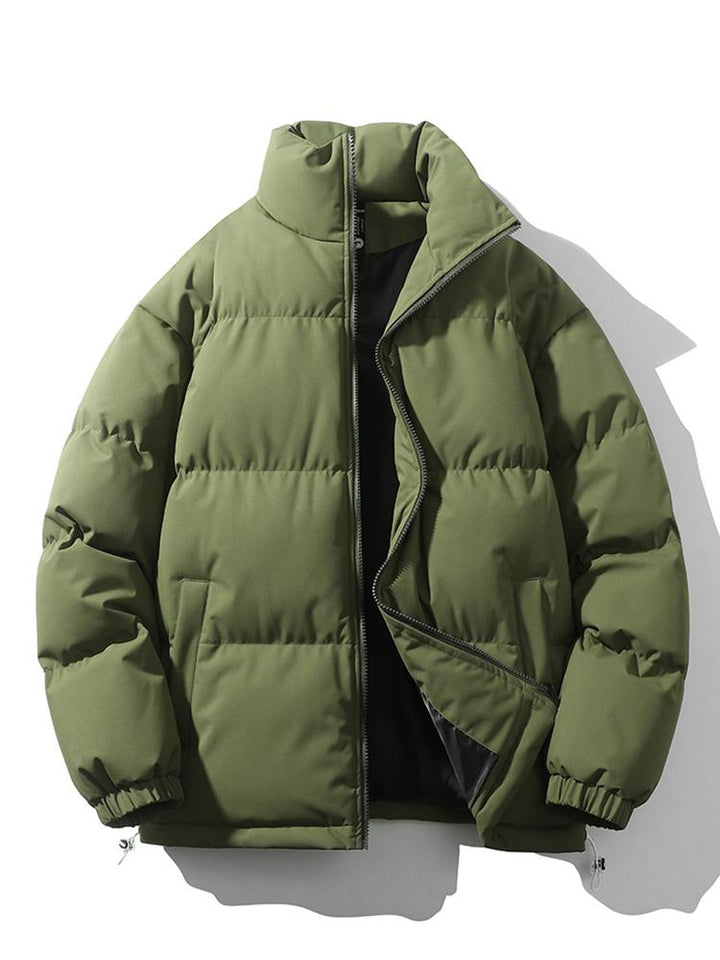 Abrigo acolchado de hombre, un básico funcional y de moda para el invierno.