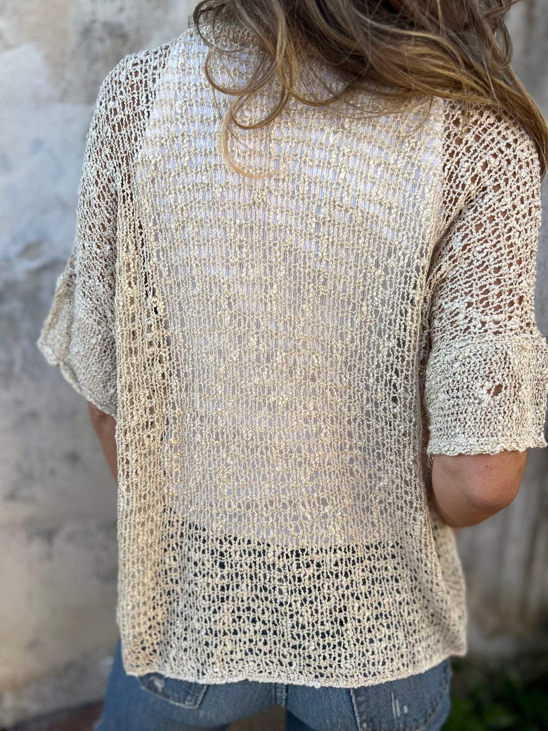 Blusa de moda femenina, texturizada y holgada. Estilo chic para verano.