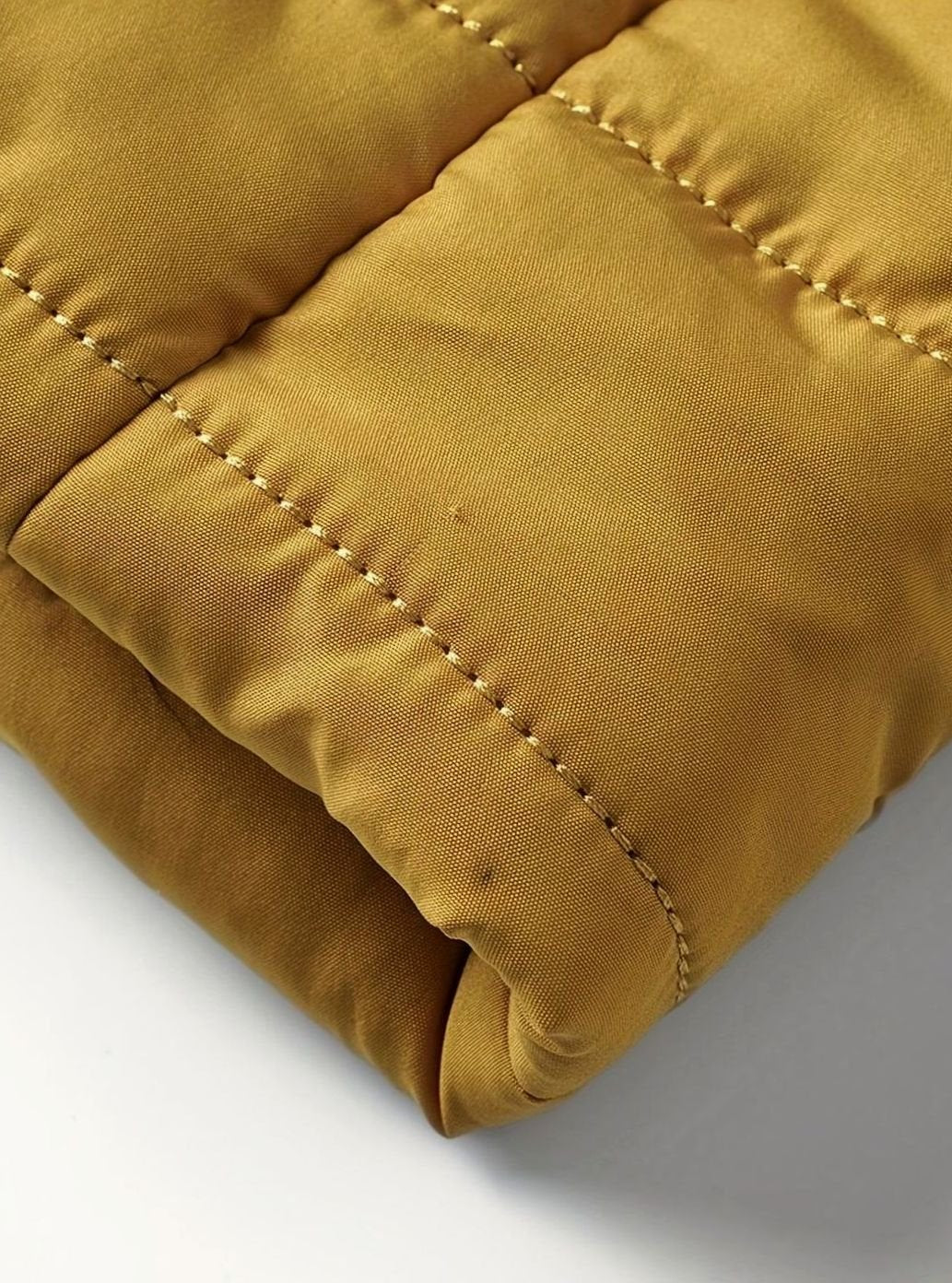 Chaqueta de invierno para hombre, acolchada y ligera, ideal para uso exterior.
