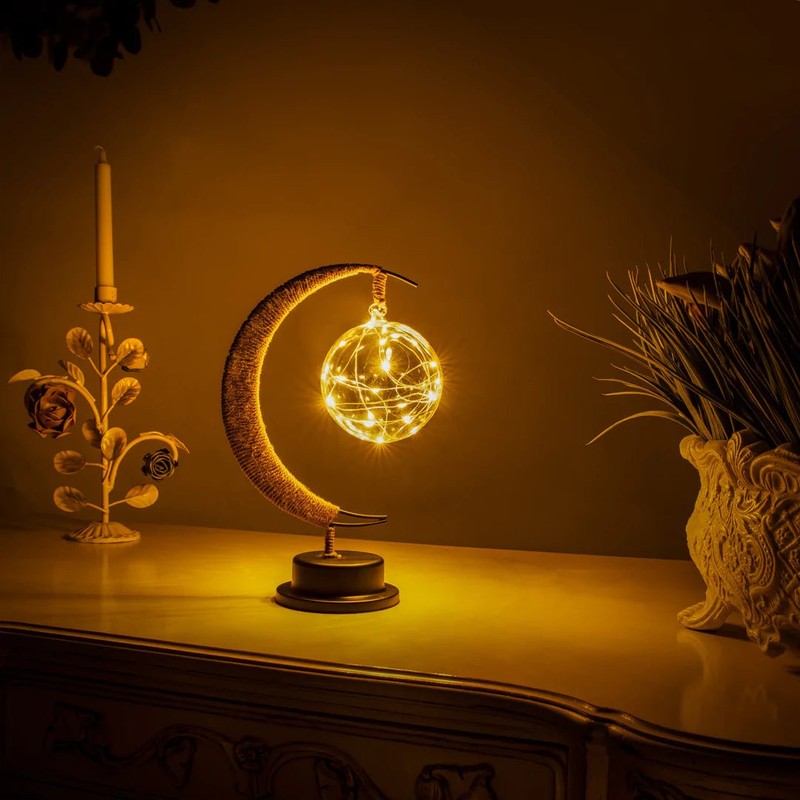 Decora tu hogar con esta lámpara de mesa luna LED. Iluminación interior con diseño único y ambiente acogedor.