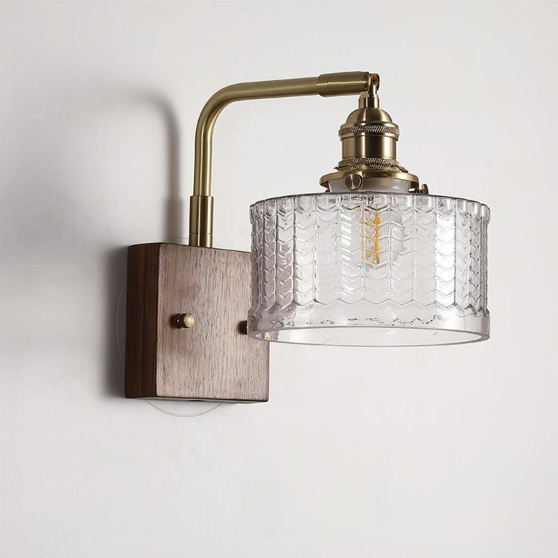 Lámpara de pared de fácil instalación, con brazo de metal y pantalla de vidrio. Iluminación y decoración moderna para hogar.