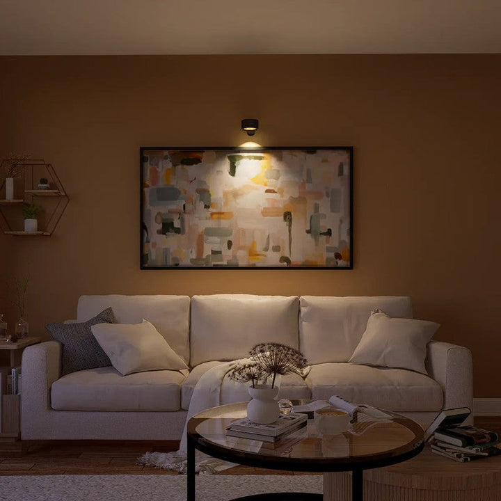 Lámpara de pared LED inalámbrica giratoria, recargable USB para decoración e iluminación del hogar.