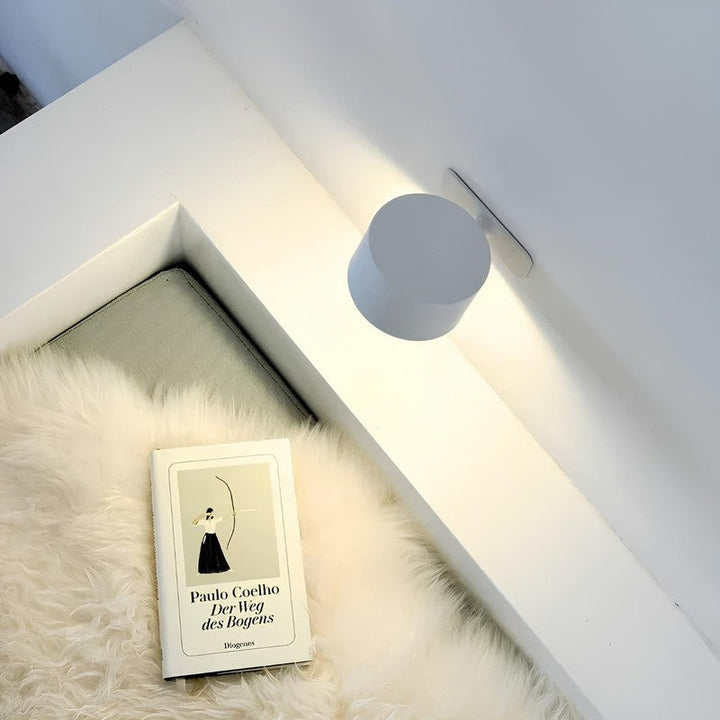 Lámpara de pared LED inalámbrica, táctil y con mando, giratoria, recargable USB para hogar.