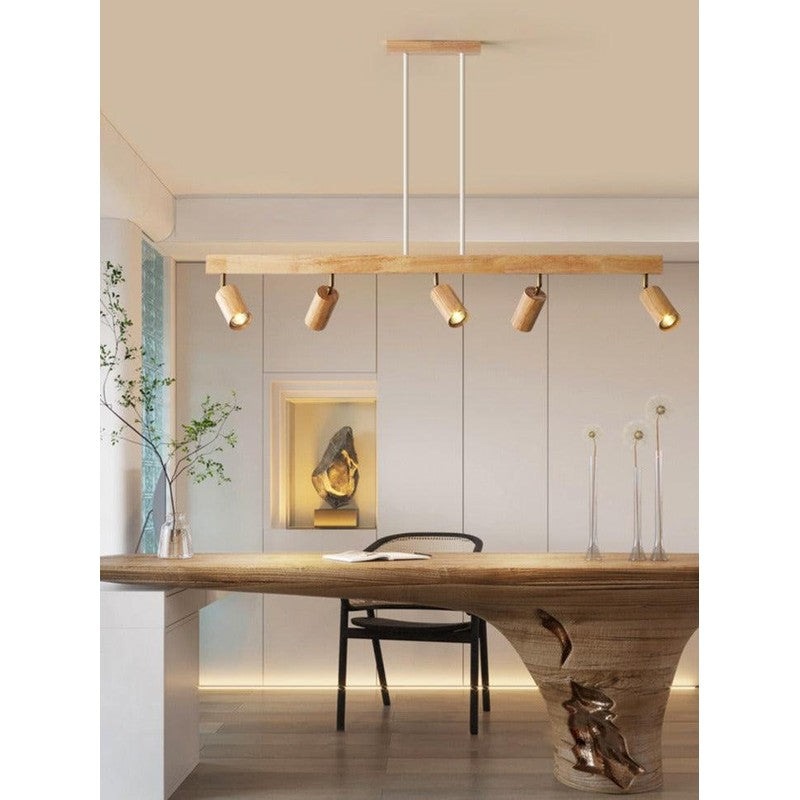 Lámpara de techo de madera para hogar. Focos ajustables para una luz direccional precisa.