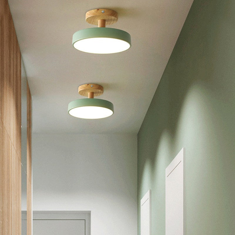 Lámpara de techo para salón, estilo nórdico, crea ambiente acogedor.