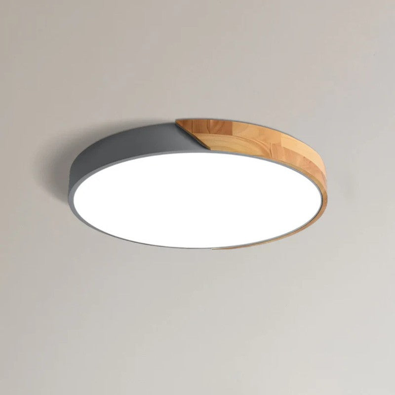 Lámpara decorativa LED de techo, redonda con borde de madera, para un hogar acogedor.