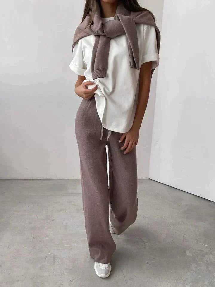 Cómodo conjunto lounge de mujer dos piezas, perfecto para relax en casa o estilo casual en otoño. Máxima comodidad.