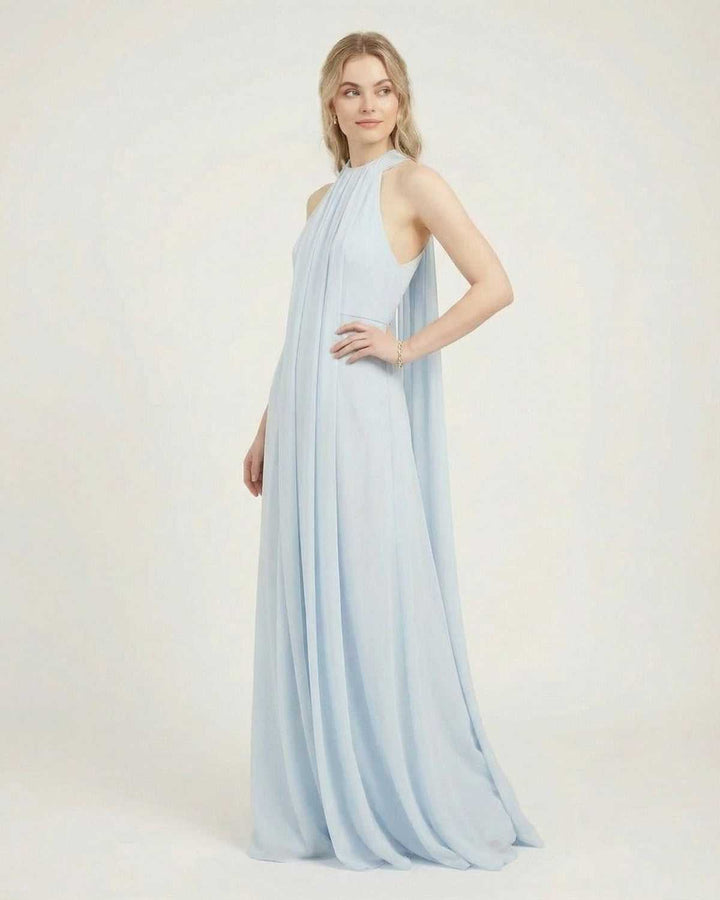 Vestido maxi Aurelia azul claro. Diseño fluido, sin mangas, muy cómodo y elegante para eventos de verano.