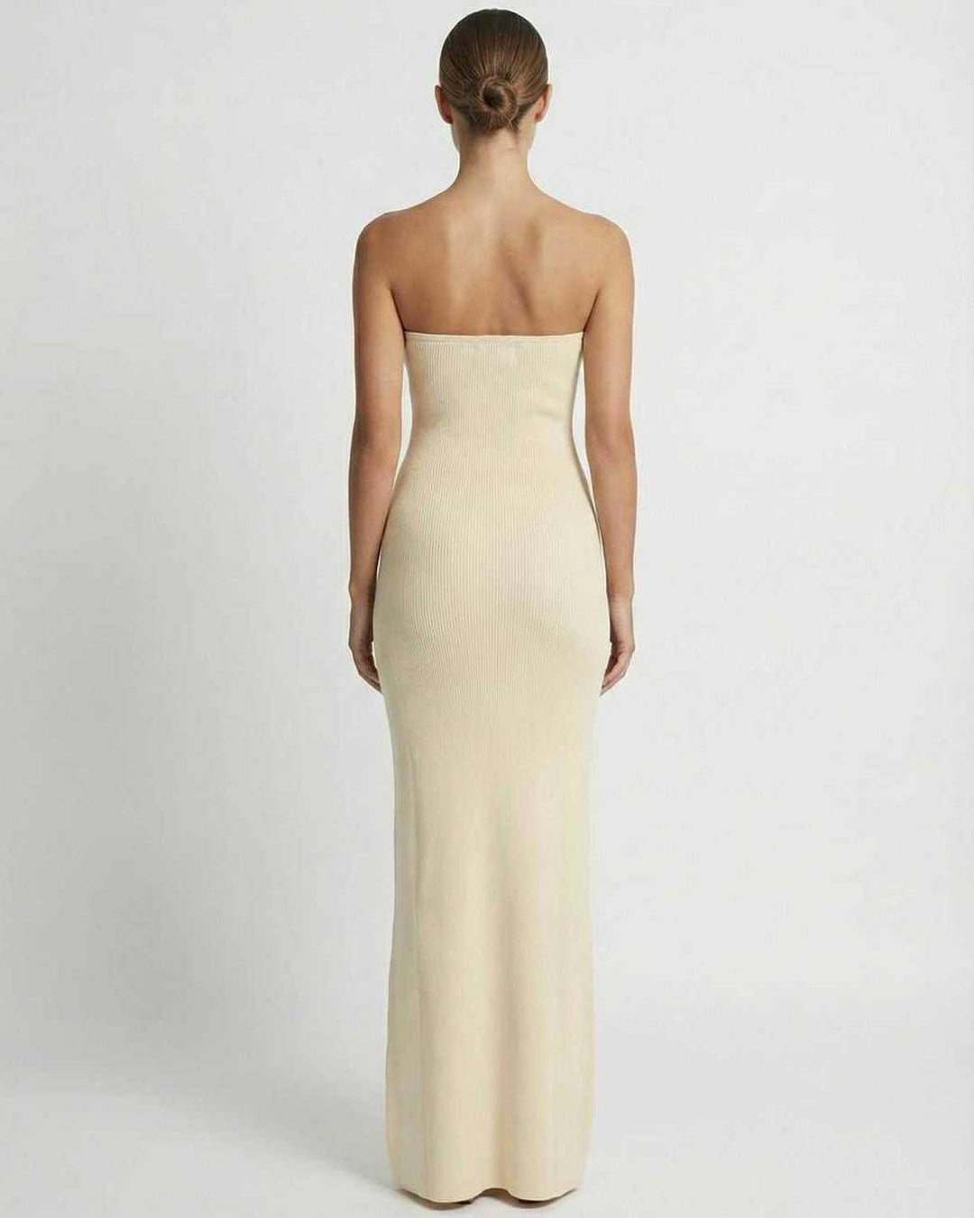 Vestido de noche maxi blanco sin mangas, ajustado para mujer, sofisticado para eventos de primavera/verano.
