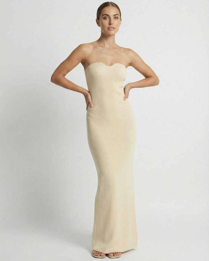 Moda femenina: vestido maxi ajustado blanco para club o fiesta, estilo Aurora, cómodo y elegante.