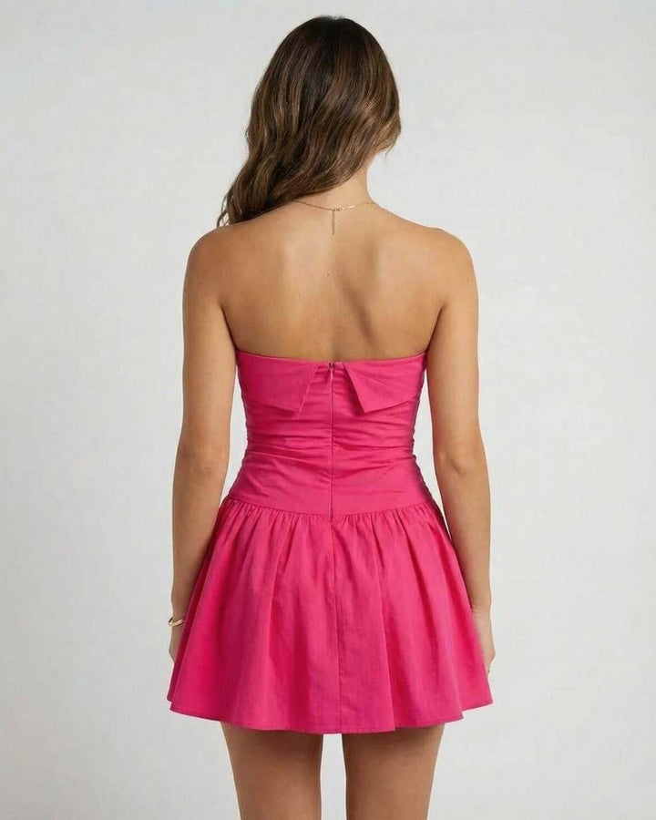 Elegante vestido mini de mujer blanco Azalea, diseño sin tirantes, ideal para ocasiones especiales.