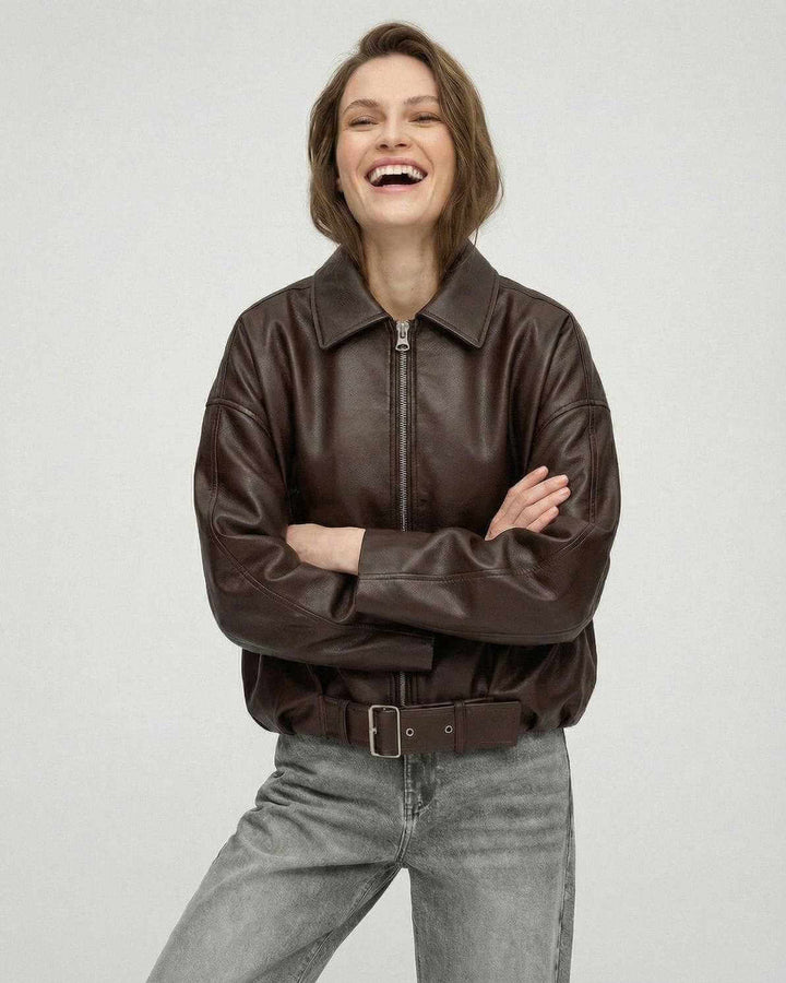 Chaqueta Marrón Oversize Chic para mujer. Con cinturón, versátil para looks de día o de noche.