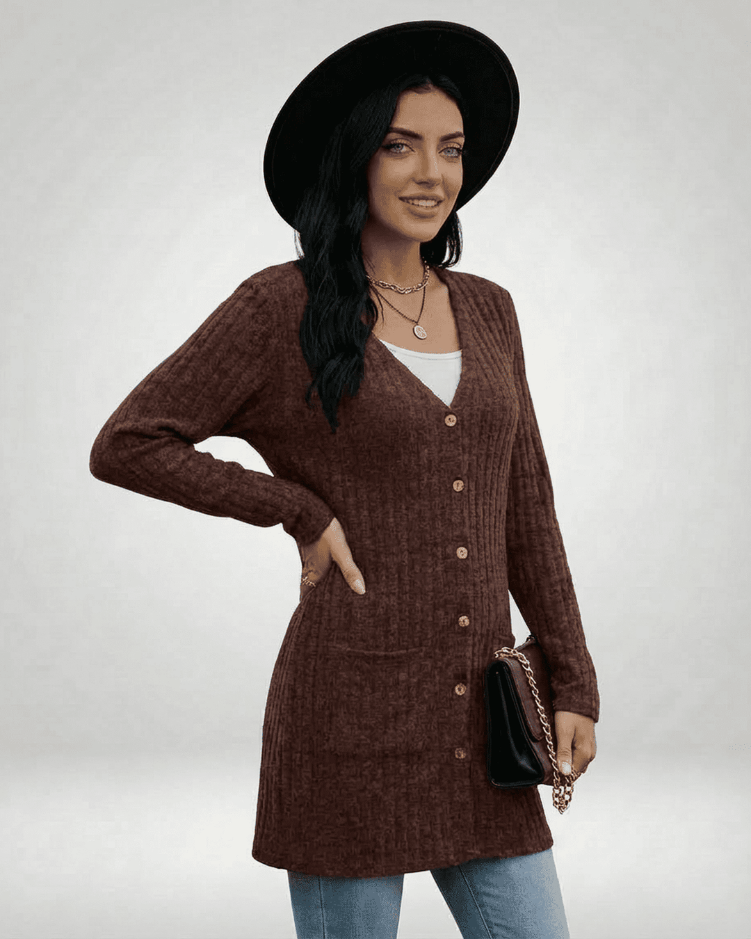Cárdigan largo Cairo blanco. Elegancia casual para mujer, ideal para combinar tu estilo en otoño/invierno.