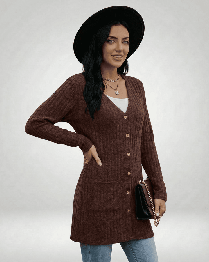 Cárdigan largo Cairo blanco. Elegancia casual para mujer, ideal para combinar tu estilo en otoño/invierno.