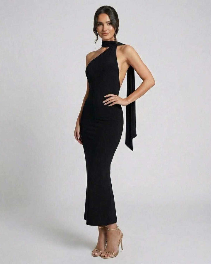 Maxi vestido sin mangas para mujer, negro, con cuello halter y espalda abierta, un look chic y elegante de fiesta.