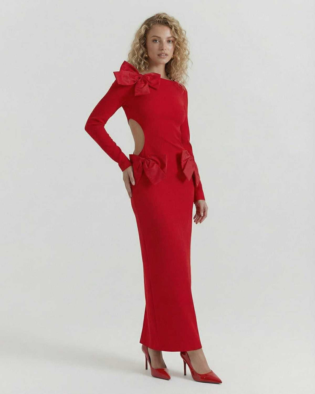 Vestido maxi celeste de manga larga para mujer, sofisticado y cómodo. Perfecto para fiestas de otoño/invierno.