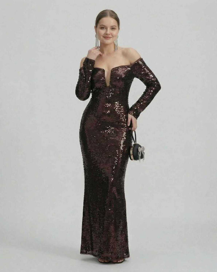 Vestido maxi de mujer con lentejuelas brillantes y diseño de hombros descubiertos para una noche glamurosa.
