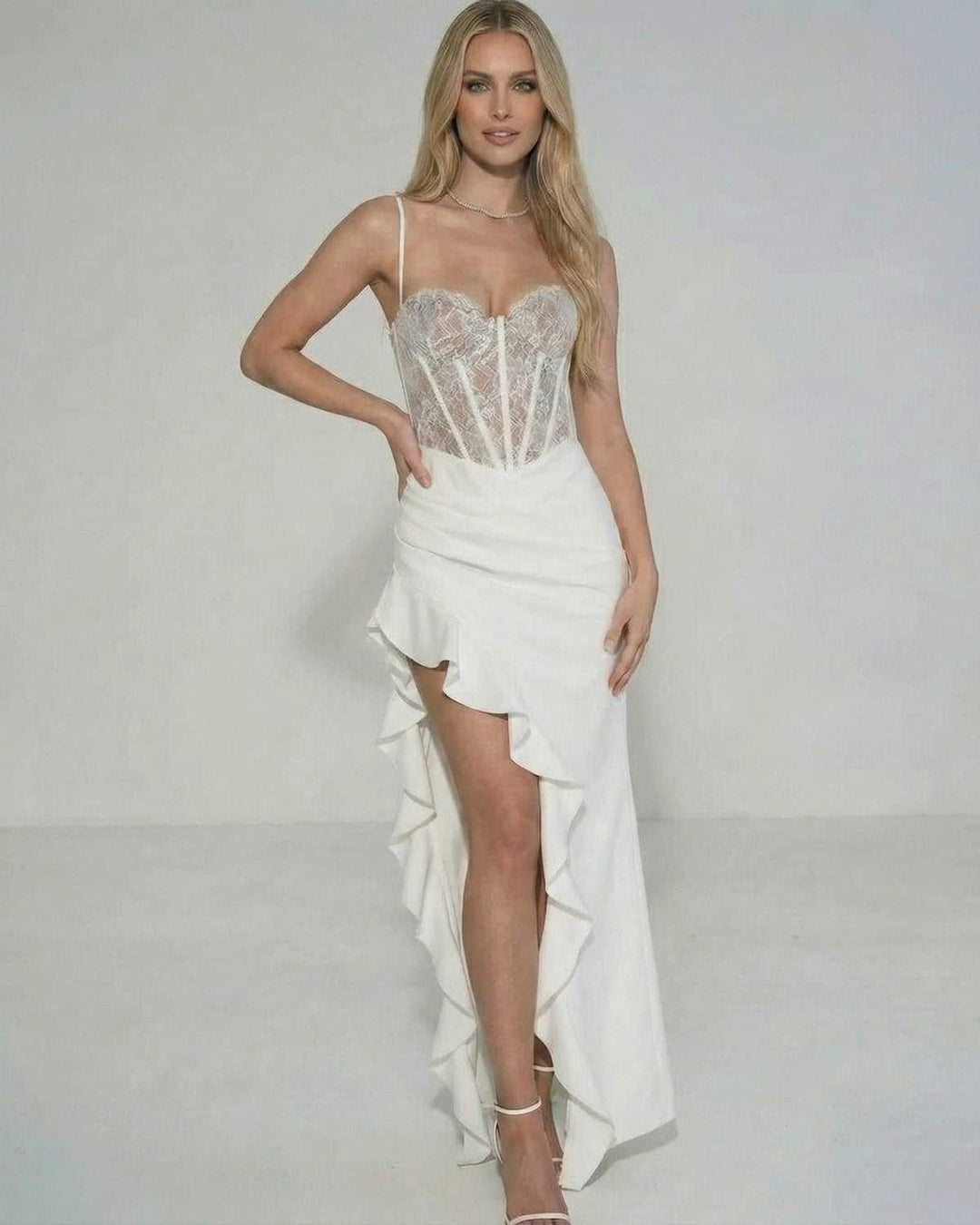 Vestido maxi celeste elegante para mujer con estructura de corsé, ideal para fiesta.