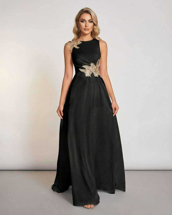 Maxi vestido blanco de fiesta para mujer, estilo elegante y chic para eventos especiales.
