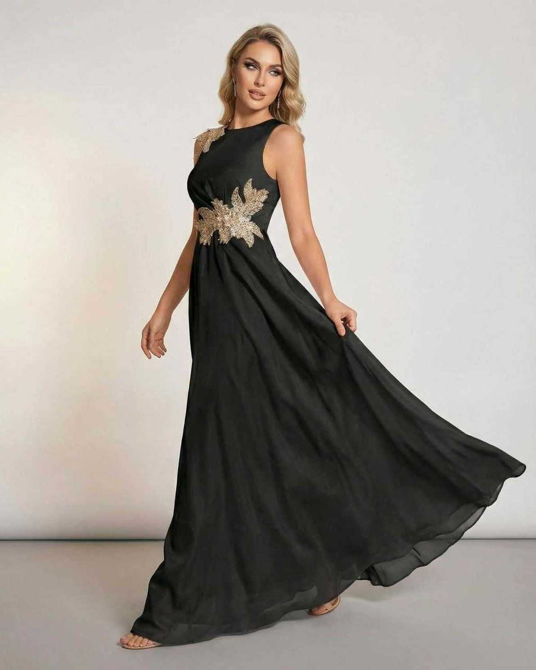 Vestido maxi blanco fluido para mujer, perfecto para ocasiones formales, bodas y fiestas.