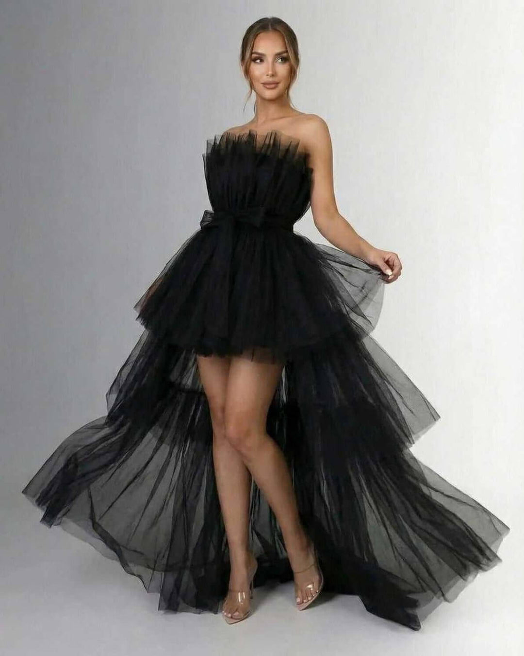 Vestido formal celeste sin tirantes para mujer. Un maxi vestido elegante, perfecto para bodas o galas.