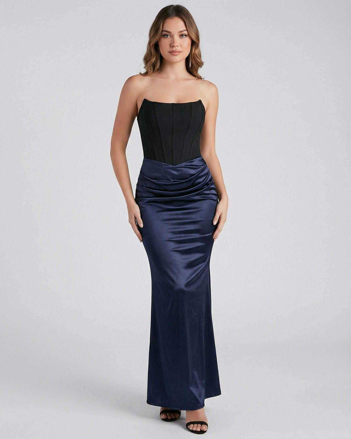 Vestido de ocasión especial celeste, maxi y sin tirantes, ideal para un look fresco y distinguido.