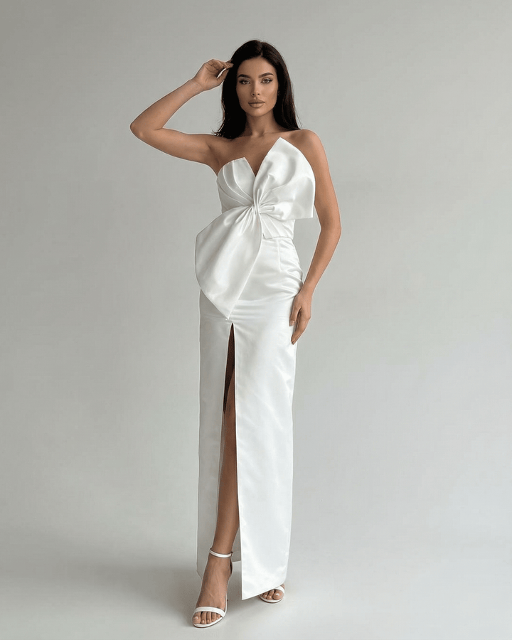 Vestido formal blanco maxi sin tirantes para mujer, pura elegancia. Ideal para eventos y moda de noche.