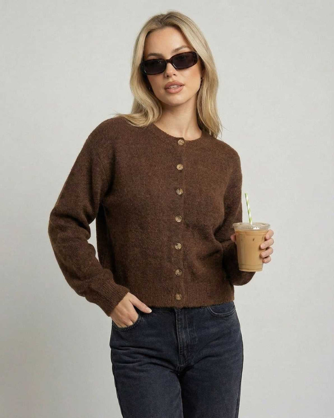 Cárdigan de punto suave para mujer, ideal para confort y estilo casual en otoño.