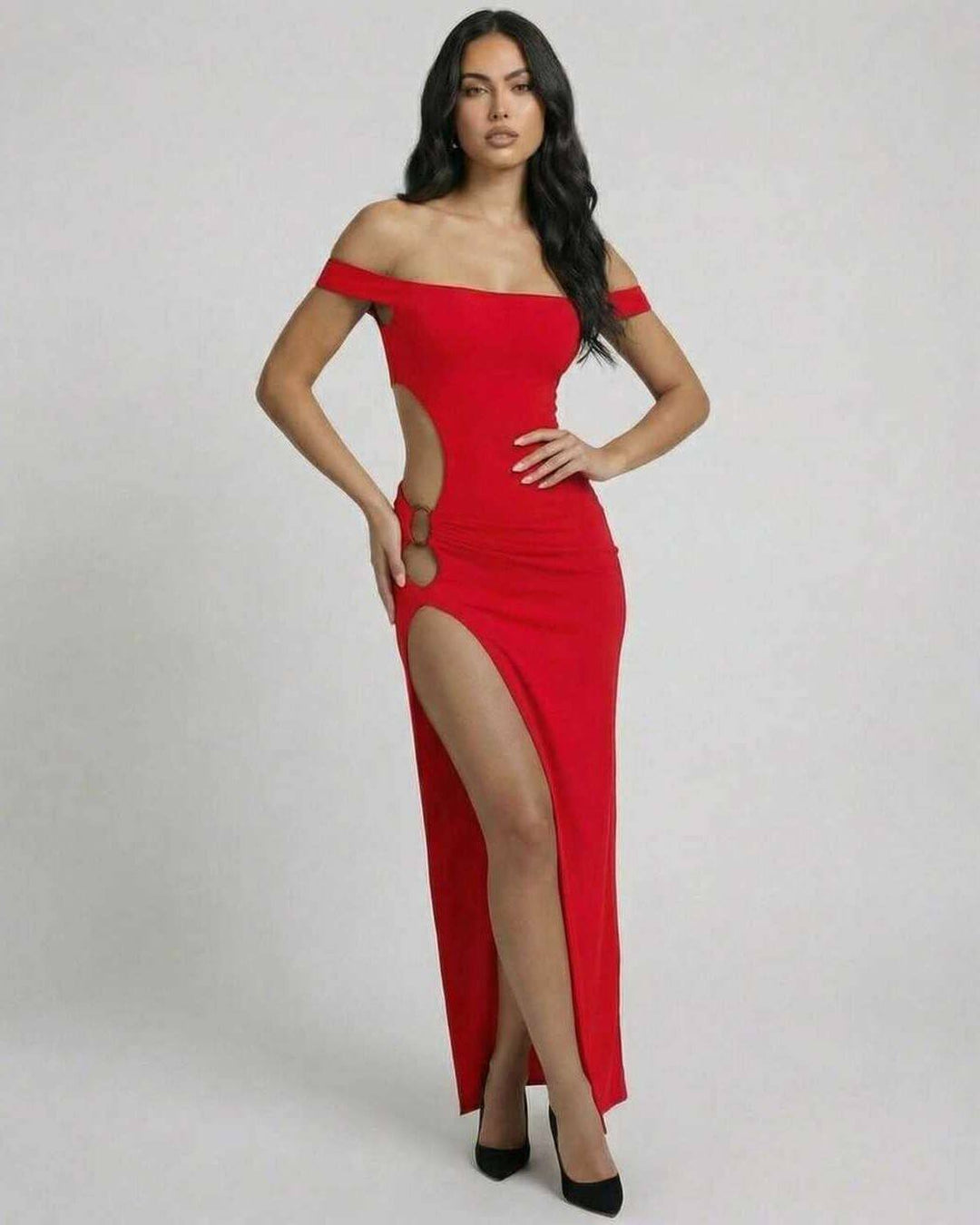 Vestido largo de mujer rojo Crimsom, corte ajustado y hombros descubiertos. Perfecto para boda, noche o evento formal.