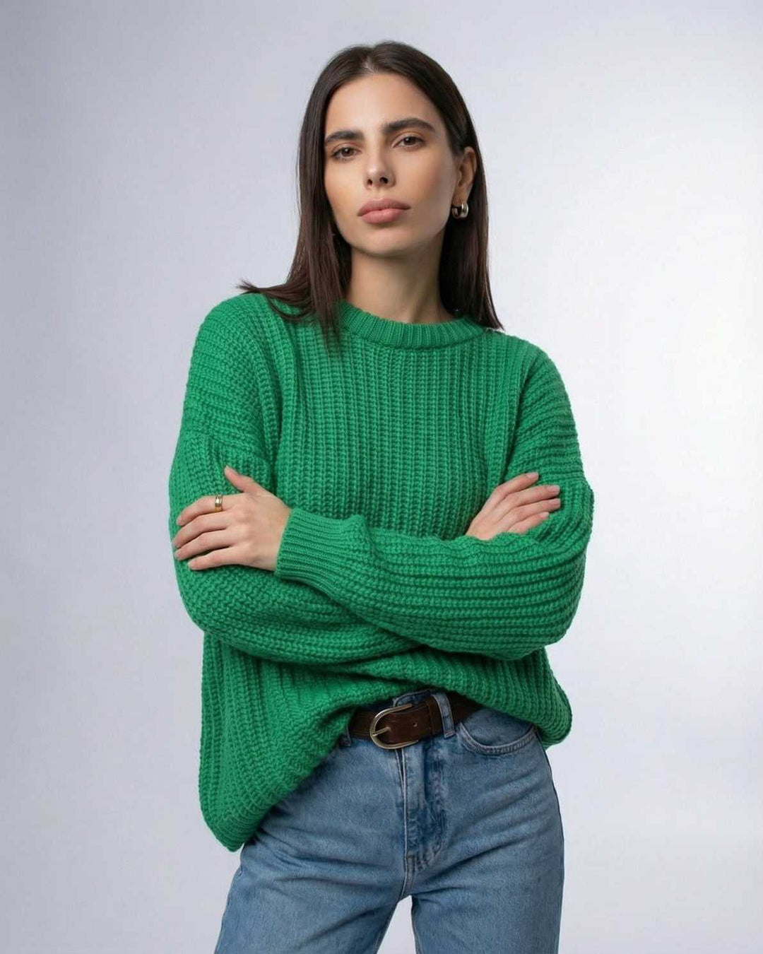 Suéter acanalado esmeralda para mujer, estilo moderno, ideal para moda de invierno.
