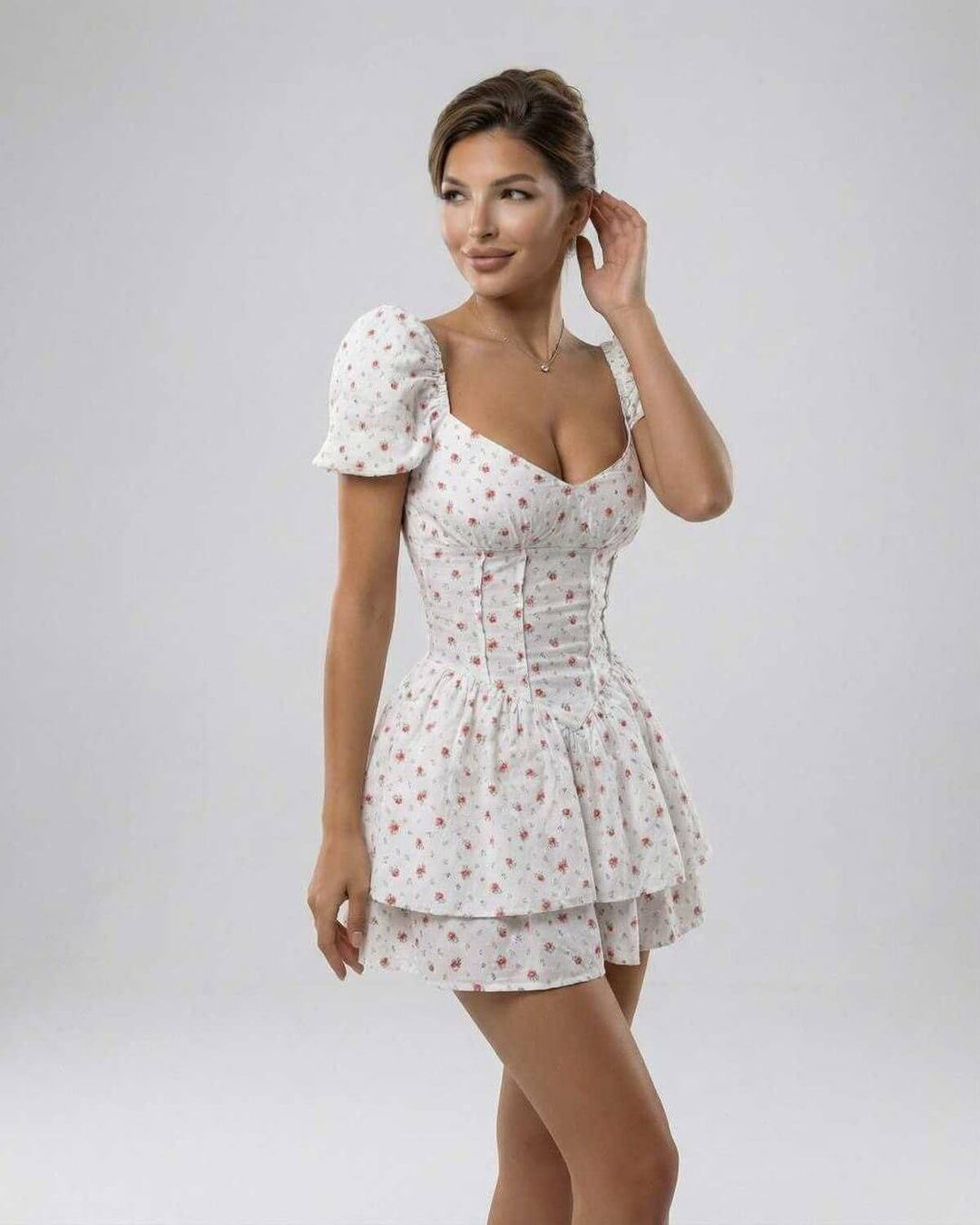 Vestido mini floral versátil para mujer, con manga abullonada y escote V. Look fresco para vacaciones.