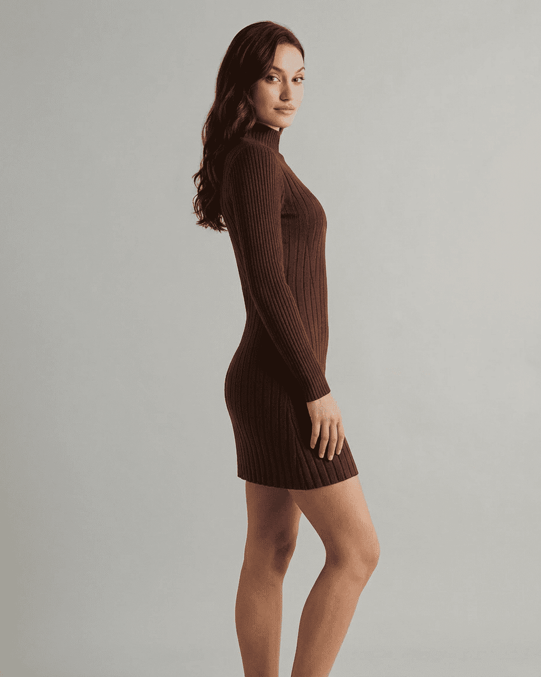 Vestido mini Florence marrón, versátil para mujer. Estilo casual o de noche, silueta A-line y manga larga.
