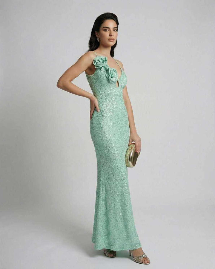 Vestido maxi primaveral para mujer, diseño floral y escote V. Ajuste elegante, largo tobillo, perfecto para verano.