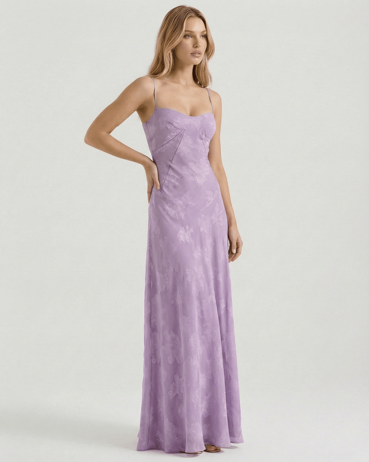 Vestido floral blanco de mujer, maxi, con lazo en espalda. Ideal para fiesta, boda y eventos formales de verano.