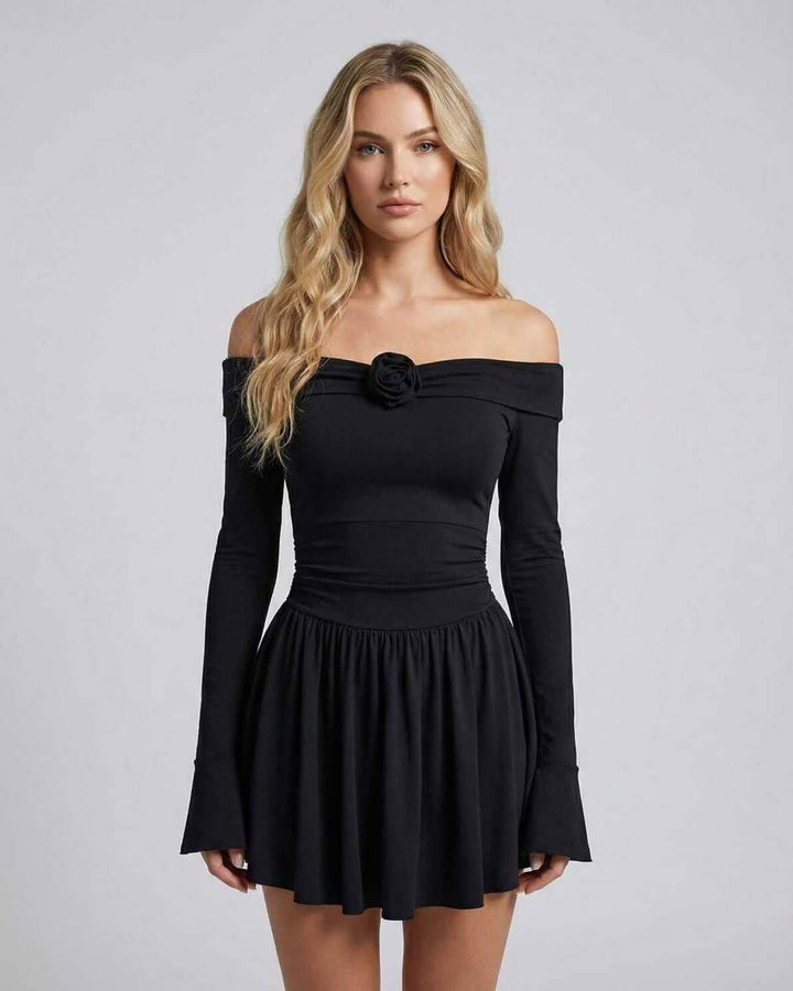 Vestido mini Luna floral con escote off-shoulder y manga larga. Silueta A, estilo casual chic para mujer moderna.