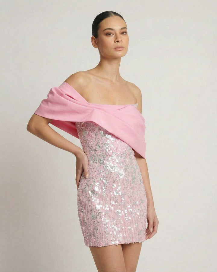 Ropa mujer: vestido mini de fiesta con lentejuelas para noche, diseño chic y glamuroso para eventos.