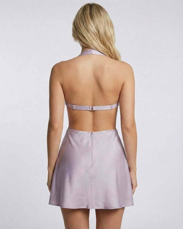 Elegante vestido corto de verano sin mangas, color lila, ideal para fiestas y noches especiales.