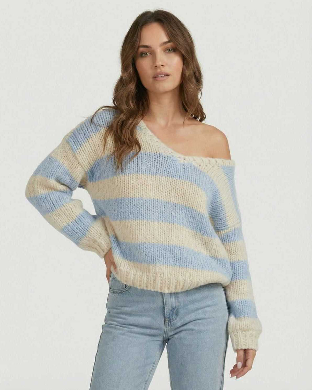 Suéter de rayas para mujer, cuello V, estilo relajado de otoño-invierno. Tejido de punto cómodo.