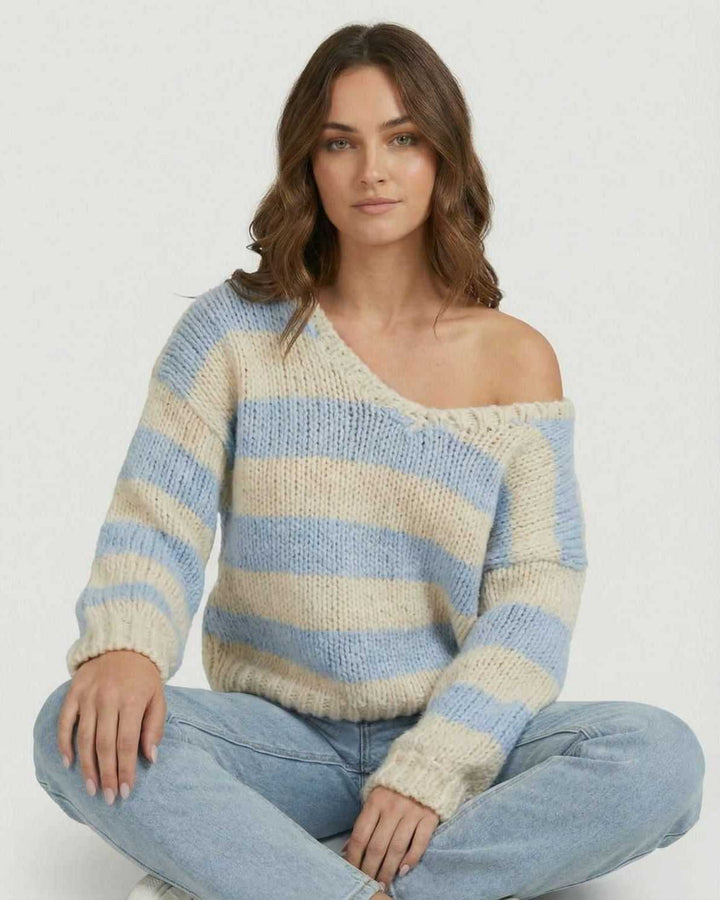Suéter de moda para mujer, rayas y cuello V, estilo relajado y casual, perfecto para el invierno chic. Pullover.