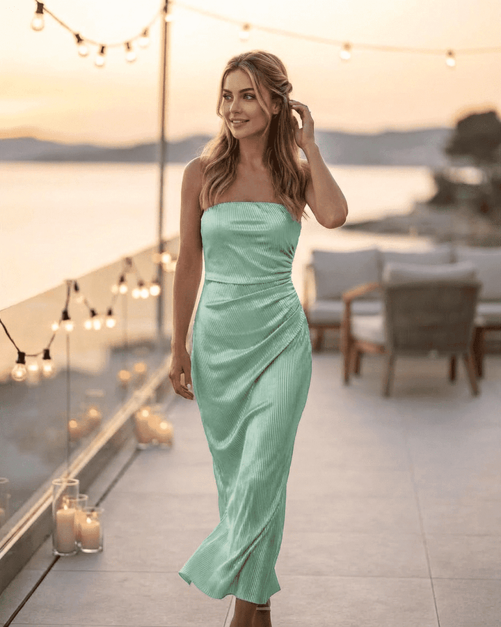 Vestido maxi tubo blanco sin tirantes, elegancia y confort. Moda para mujer, ideal para verano, fiesta o casual.