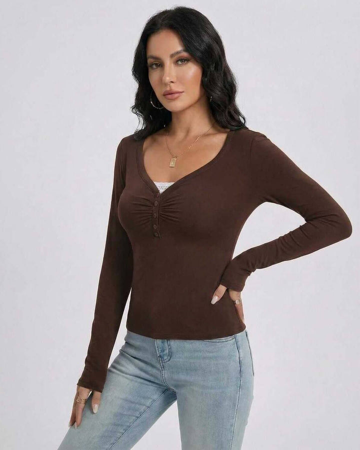 Suéter mocha de mujer con cuello V y mangas largas, ideal para el otoño y el invierno.