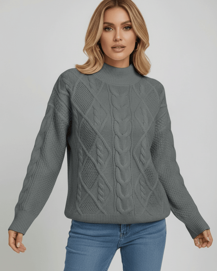 Prenda de tendencia: suéter oversize blanco y elegante para mujer. Estilo Mónaco versátil y atemporal.