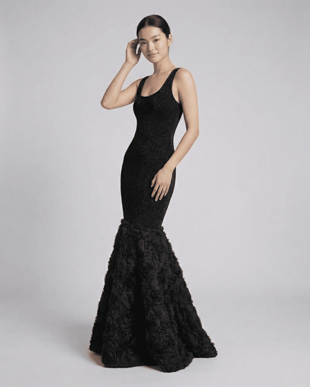 Vestido maxi Nocturne negro para mujer, elegante y formal. Ideal para ocasiones especiales y moda de noche.
