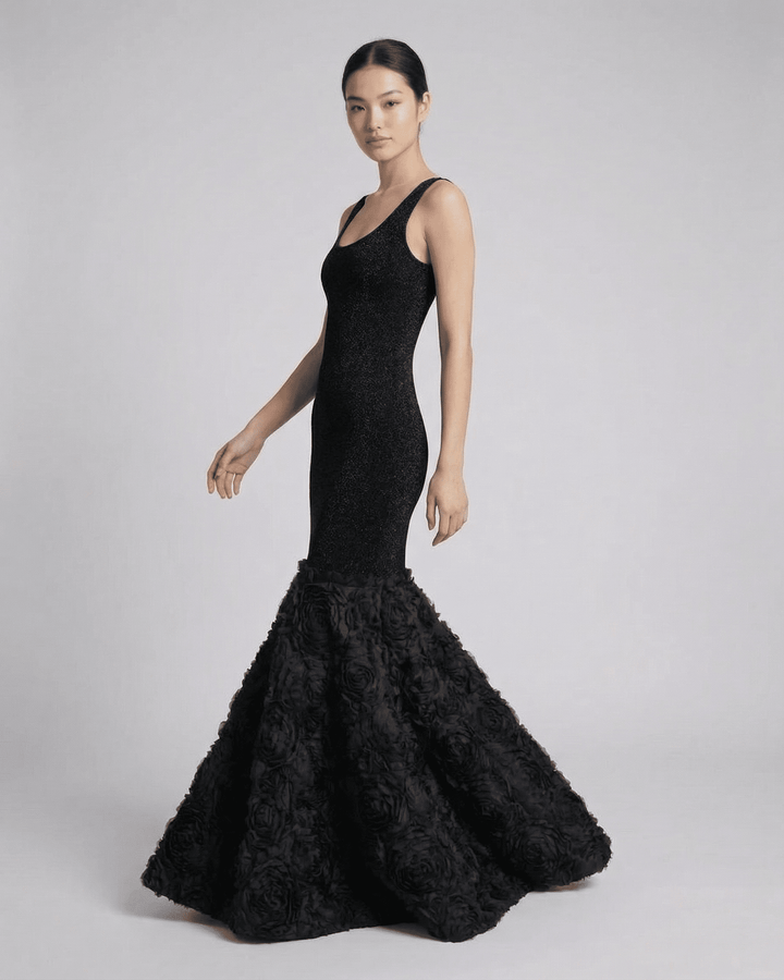 Vestido formal maxi negro para mujer. Ideal para ocasiones especiales, cena o evento elegante. Moda de noche.