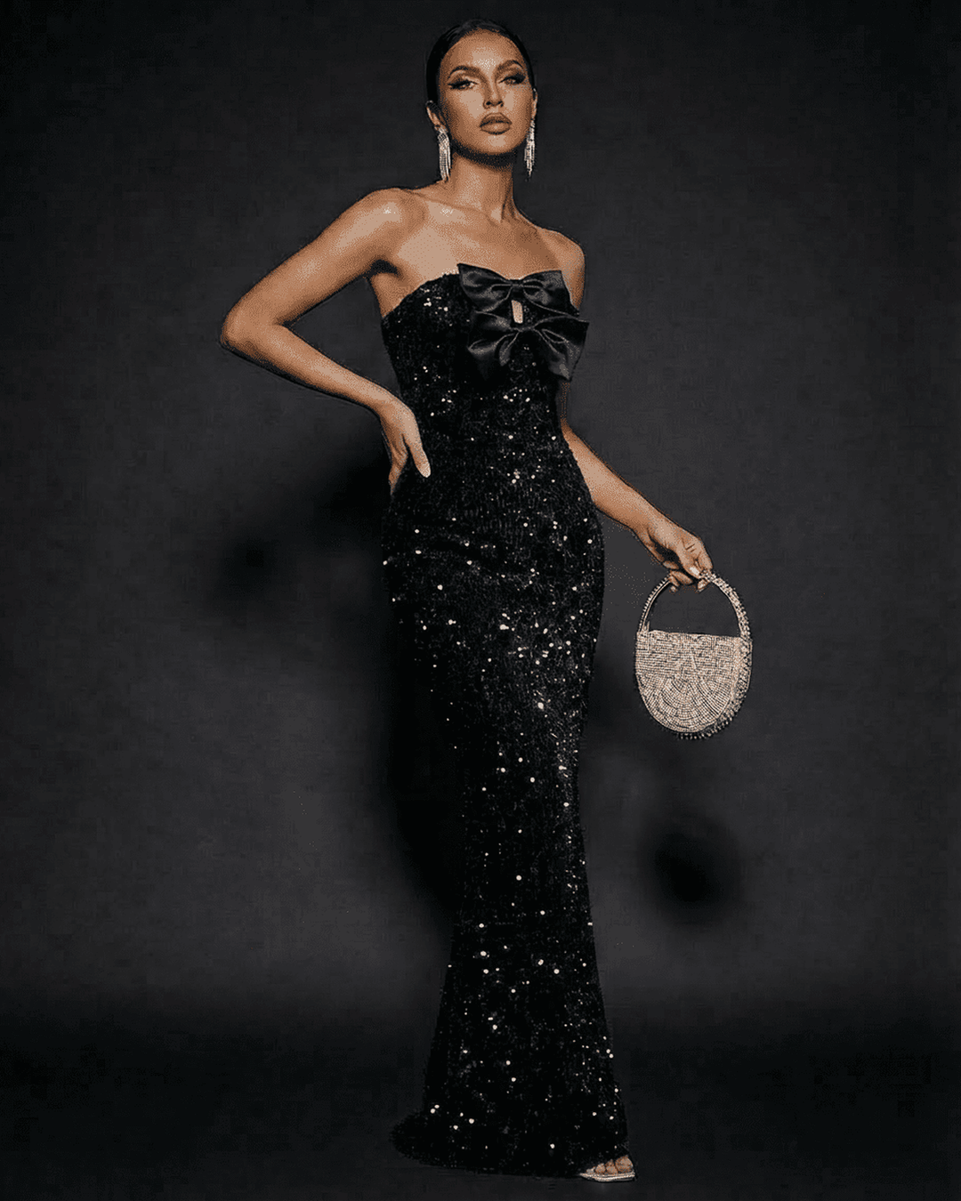 Vestido maxi blanco elegante para mujer, perfecto para noche y eventos formales.