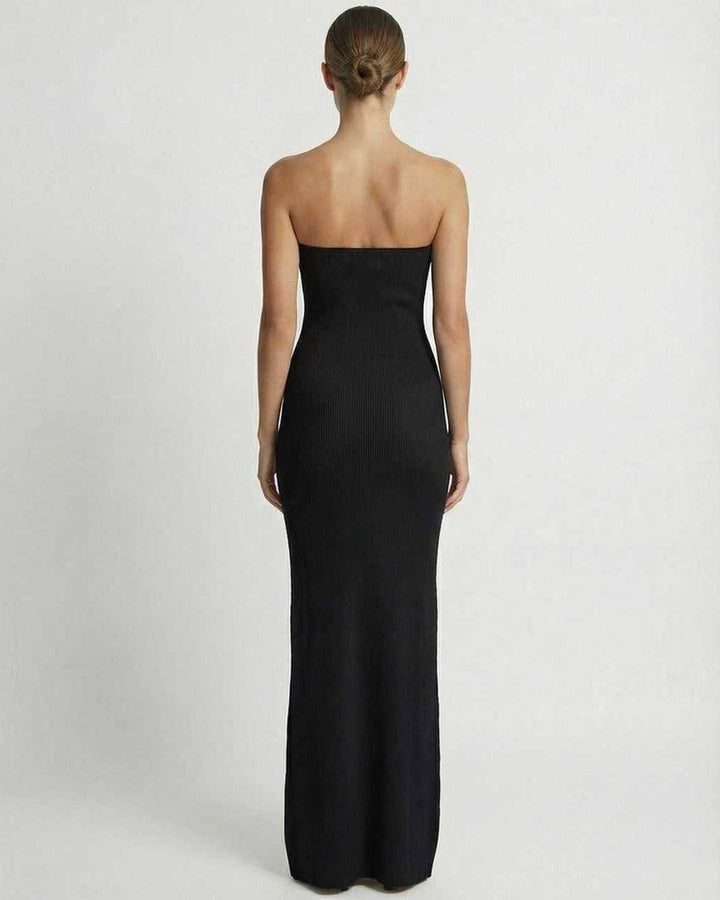 Vestido de fiesta maxi negro para mujer, diseño sin tirantes, ajuste ceñido, moda femenina elegante.