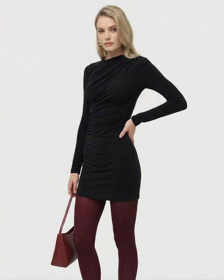 Elegante vestido mini bodycon negro de mujer con mangas largas, perfecto para fiestas y noches.