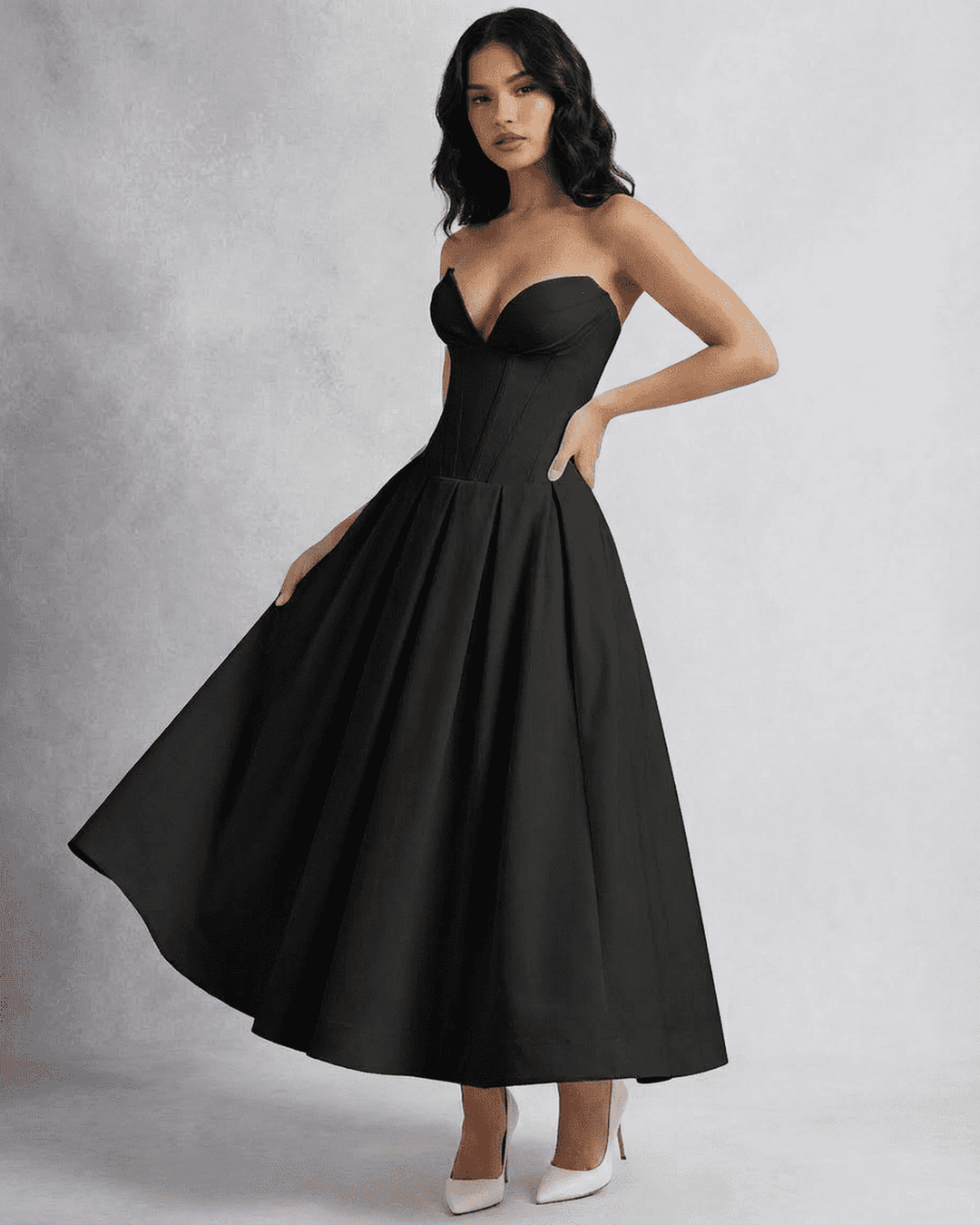 Glamuroso vestido midi de noche para mujer, blanco, con corsé sin tirantes y silueta elegante, ideal para fiestas.